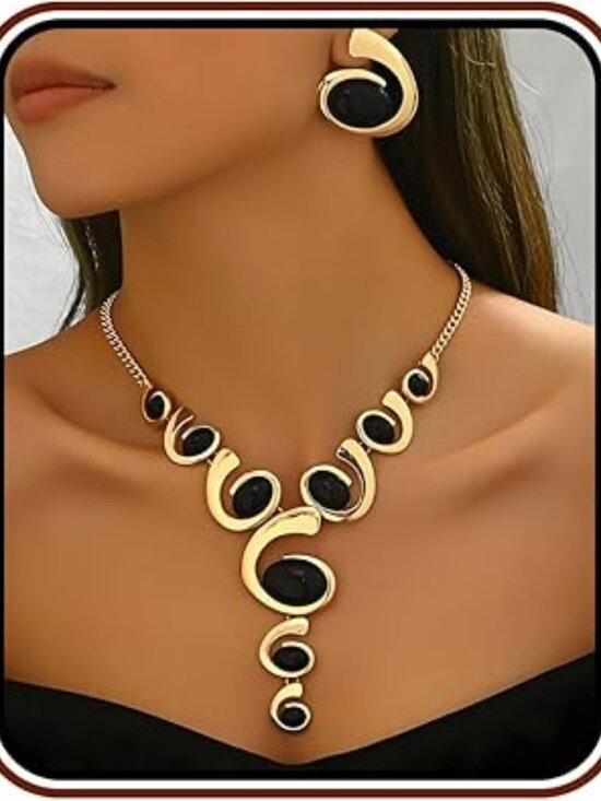 Jewelry - Gold & Black Boho Classy Chunky Jewelry Set Vintage Pendant Necklace Stackable